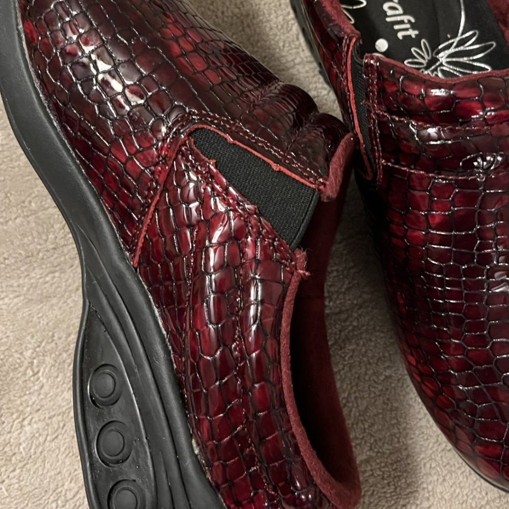 Reptile Clogs - Picture 5 of 7